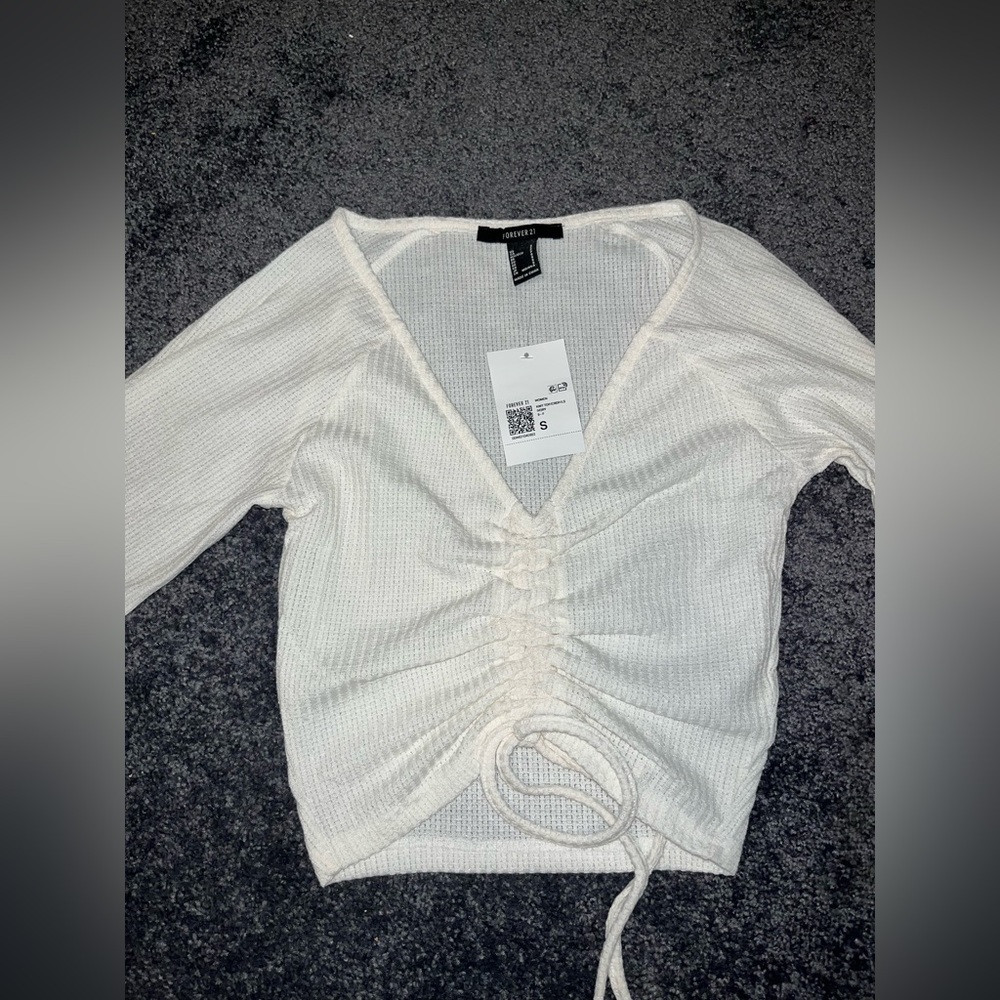 Small cropped knit top